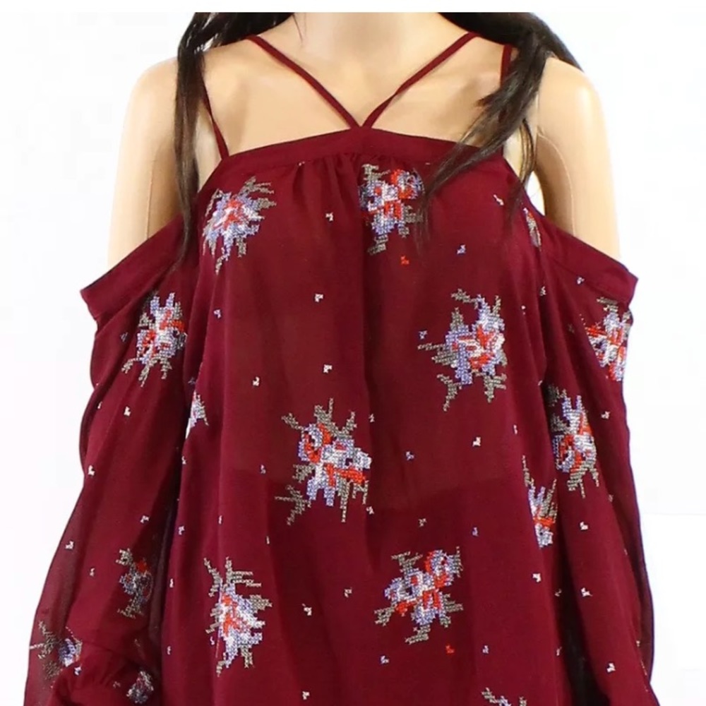 Ro & De NWT Cold Shoulder Embroidered Blouse M